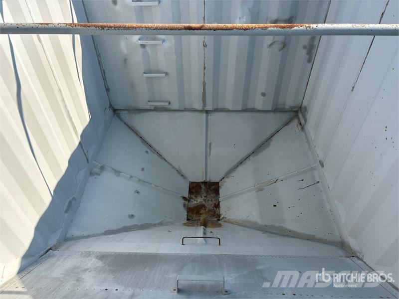 Doepker 27 ft Tri/A Super B-Train Lead Grain Trailer Transbordeur