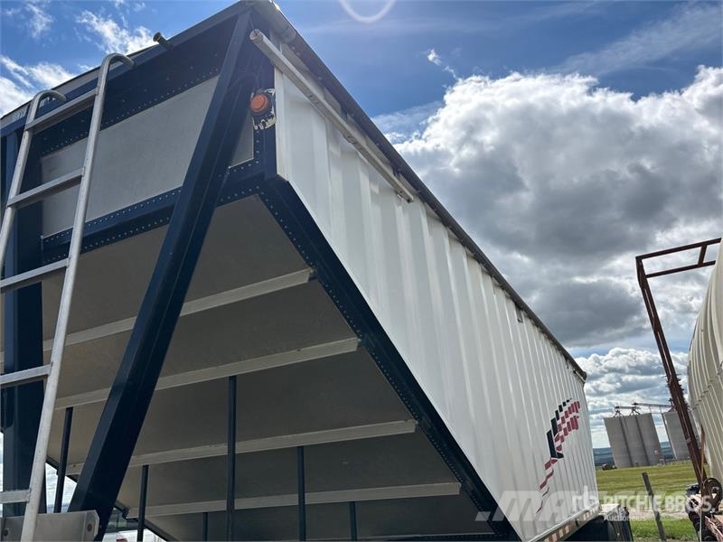 Doepker 27 ft Tri/A Super B-Train Lead Grain Trailer Transbordeur