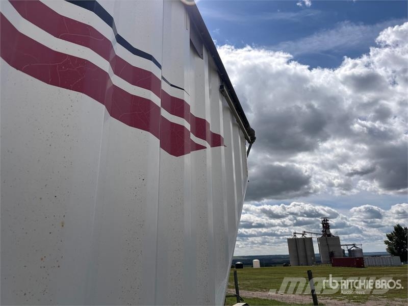Doepker 27 ft Tri/A Super B-Train Lead Grain Trailer Transbordeur