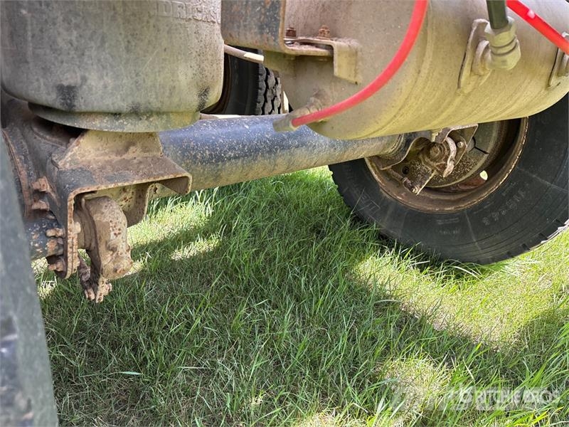 Doepker 27 ft Tri/A Super B-Train Lead Grain Trailer Transbordeur