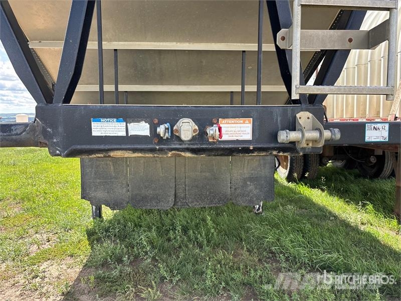 Doepker 27 ft Tri/A Super B-Train Lead Grain Trailer Transbordeur