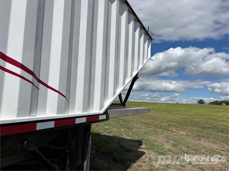 Doepker 27 ft Tri/A Super B-Train Lead Grain Trailer Transbordeur