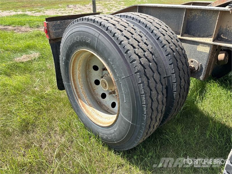 Doepker 27 ft Tri/A Super B-Train Lead Grain Trailer Transbordeur