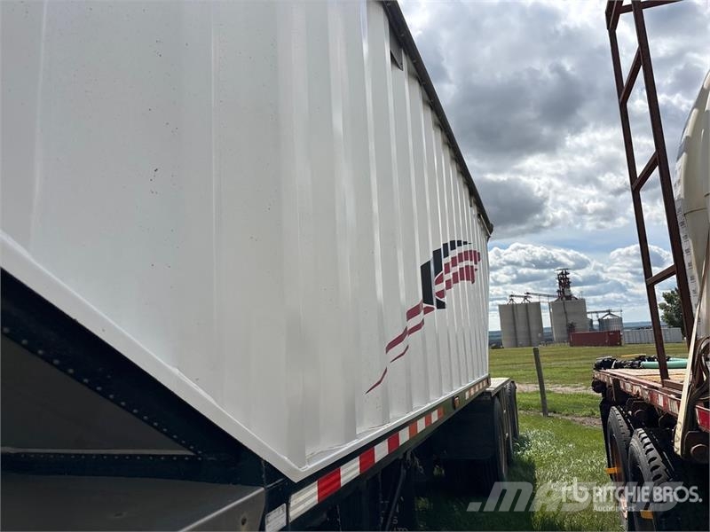 Doepker 27 ft Tri/A Super B-Train Lead Grain Trailer Transbordeur