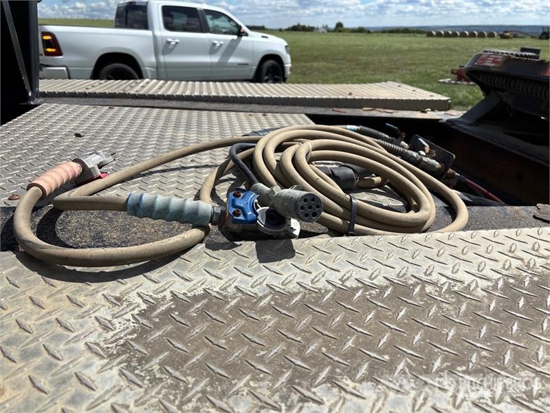 Doepker 27 ft Tri/A Super B-Train Lead Grain Trailer Transbordeur