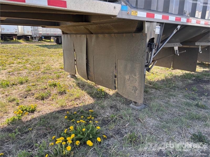 Doepker 28 ft Super B-Train Lead Belly Grain Trailer Grain / Silage Trailers
