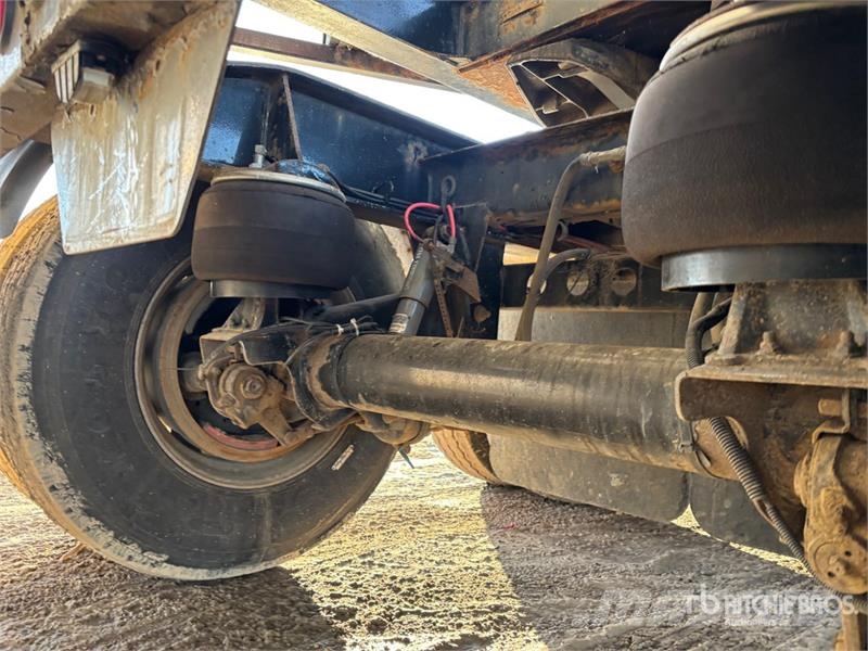 Doepker 28 ft Super B-Train Lead Belly Grain Trailer Grūdų vežimėliai