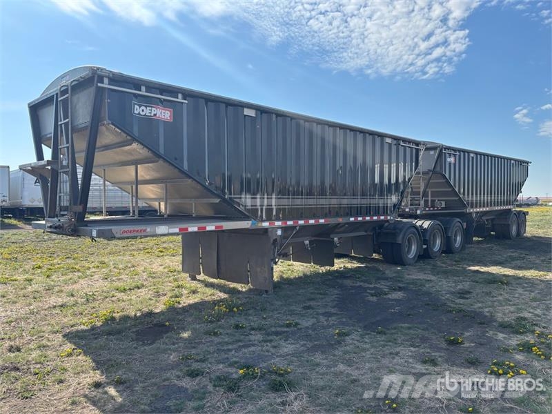 Doepker 28 ft Super B-Train Lead Belly Grain Trailer Grain / Silage Trailers
