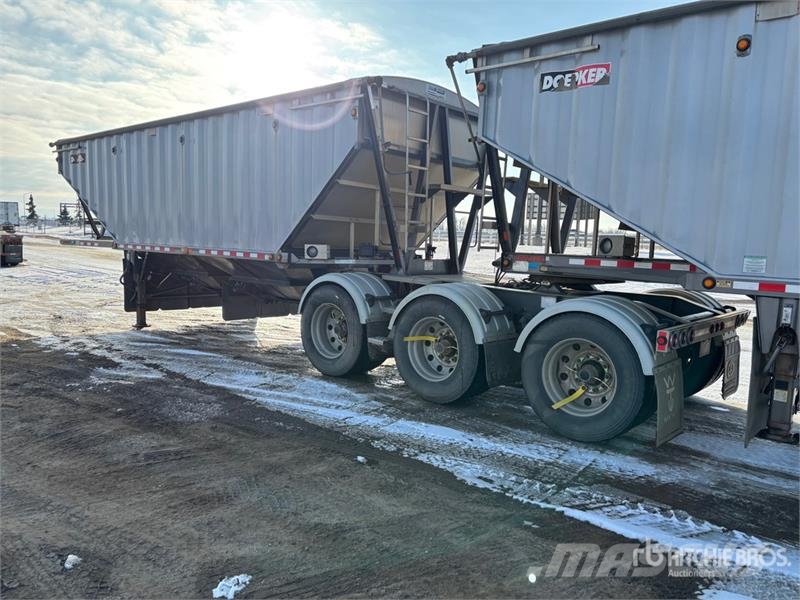 Doepker 28 ft Super B-Train Lead Belly Grain Trailer مقطورة حبوب
