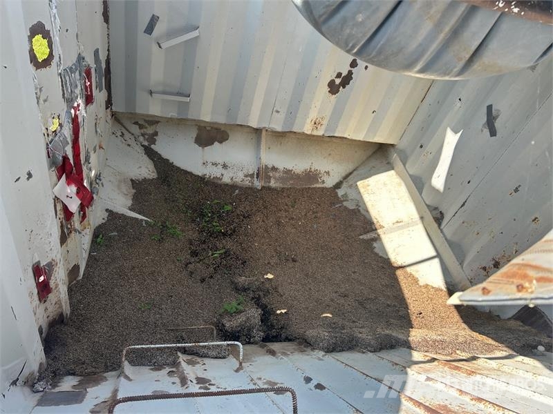 Doepker 28 ft Super B-Train Lead Grain Trailer (Inoperable Graantransportwagen