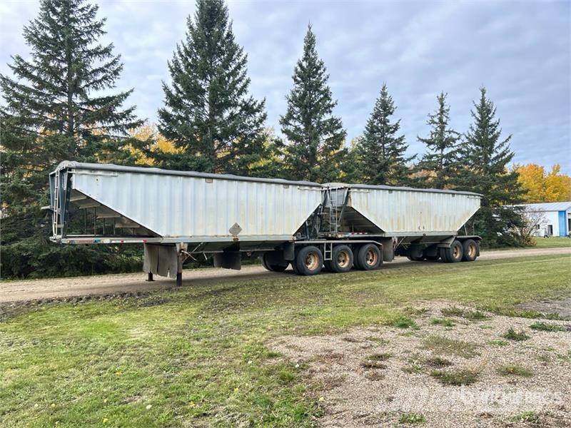 Doepker 28 ft Tri/A Super B-Train Lead Grain Trailer Kornhengere