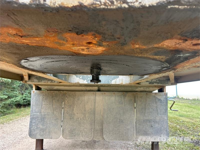 Doepker 28 ft Tri/A Super B-Train Lead Grain Trailer Obilné návěsy