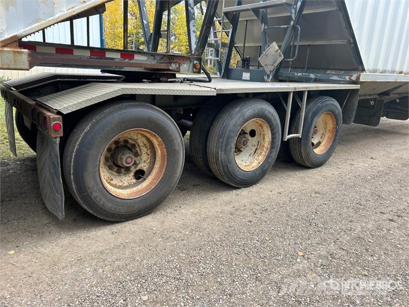 Doepker 28 ft Tri/A Super B-Train Lead Grain Trailer Kornhengere