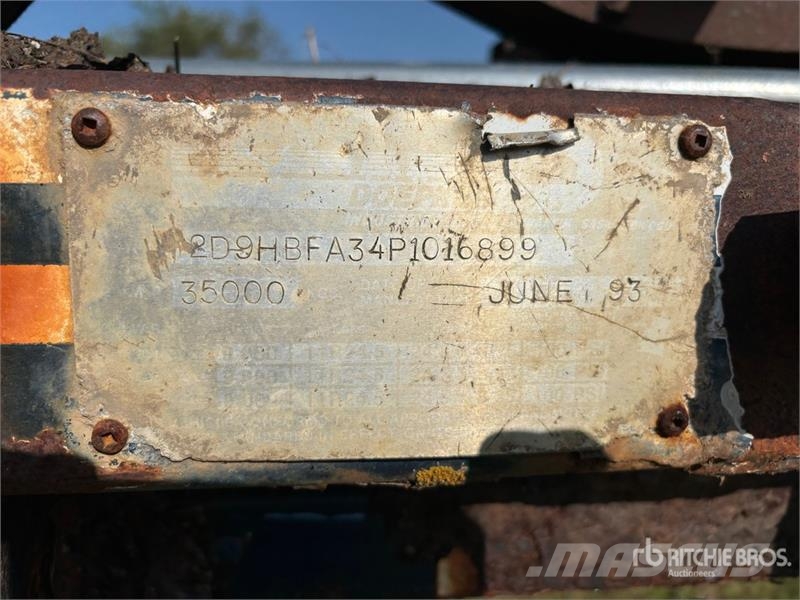 Doepker 28 ft Tri/A Super B-Train Lead Flatbed Trailer Platformas/izkraušana no sāniem