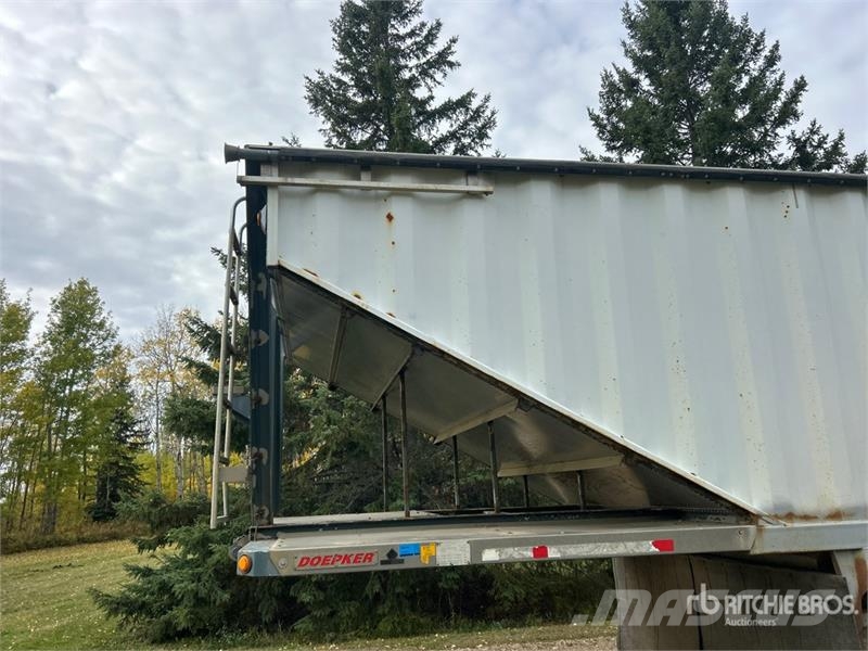 Doepker 28 ft Tri/A Super B-Train Lead Grain Trailer Obilné návěsy