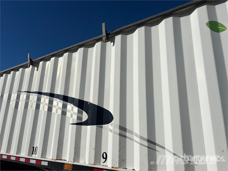 Doepker 28 ft Tri/A Super B-Train Lead Grain Trailer Gabona átrakó kocsik