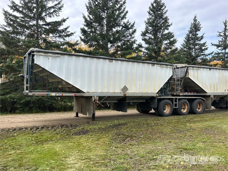 Doepker 28 ft Tri/A Super B-Train Lead Grain Trailer Kornhengere