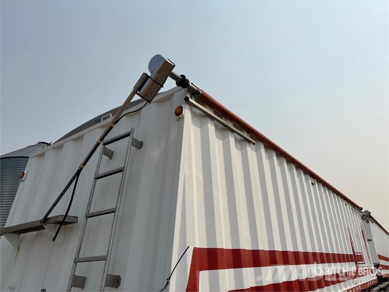 Doepker 28 ft Tri/A Super B-Train Lead Grain Trailer Transbordeur