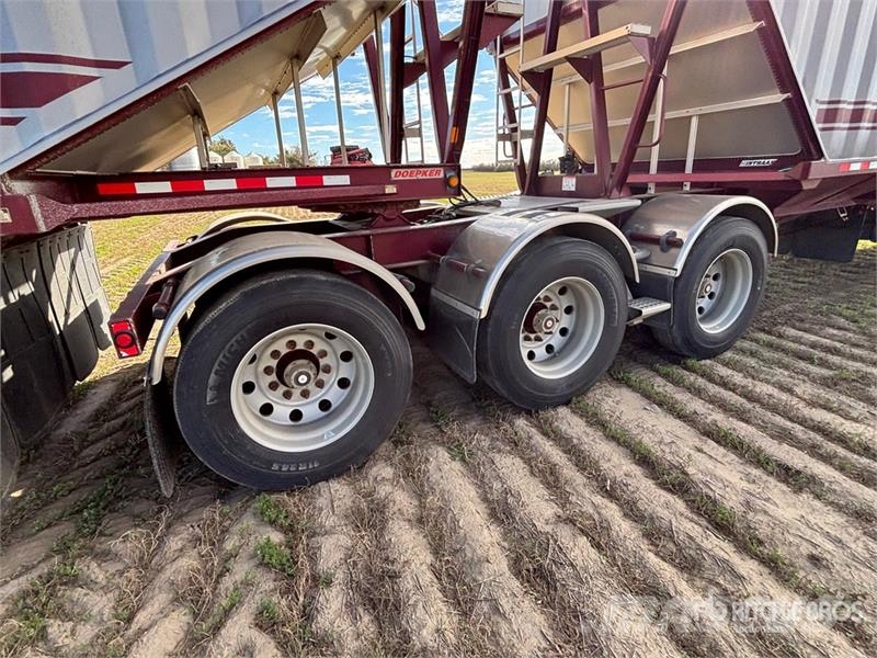 Doepker 28 ft Tri/A Super B-Train Lead Grain Trailer Prikolice za zrno