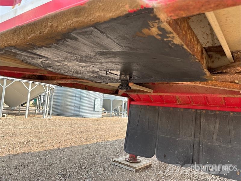 Doepker 28 ft Tri/A Super B-Train Lead Grain Trailer Transbordeur