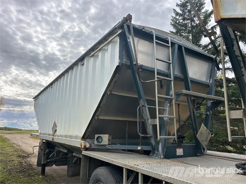 Doepker 28 ft Tri/A Super B-Train Lead Grain Trailer Obilné návěsy
