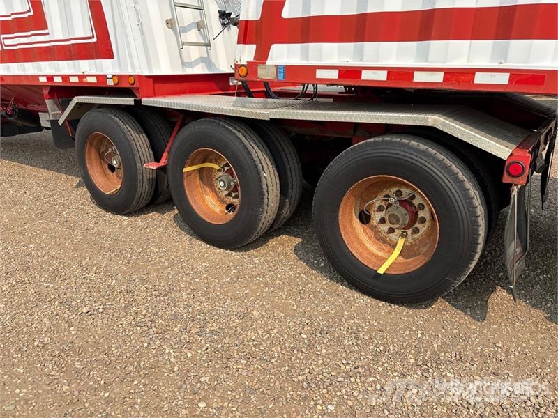 Doepker 28 ft Tri/A Super B-Train Lead Grain Trailer Transbordeur