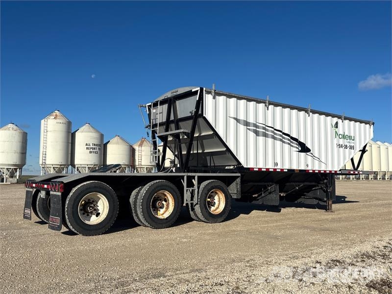 Doepker 28 ft Tri/A Super B-Train Lead Grain Trailer Gabona átrakó kocsik