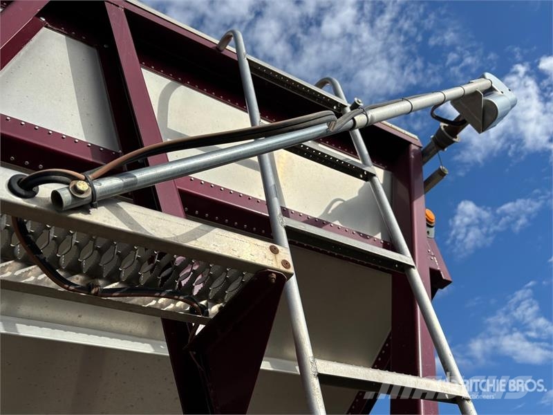 Doepker 28 ft Tri/A Super B-Train Lead Grain Trailer Prikolice za zrno