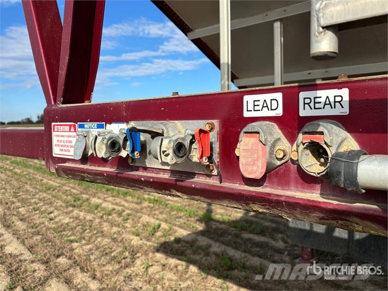 Doepker 28 ft Tri/A Super B-Train Lead Grain Trailer Prikolice za zrno
