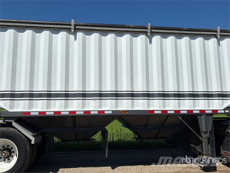 Doepker 29 ft Tri/A Super B-Train Lead Grain Trailer 곡물용 카트