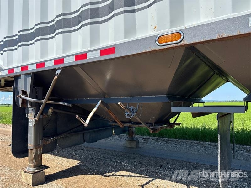 Doepker 29 ft Tri/A Super B-Train Lead Grain Trailer 곡물용 카트