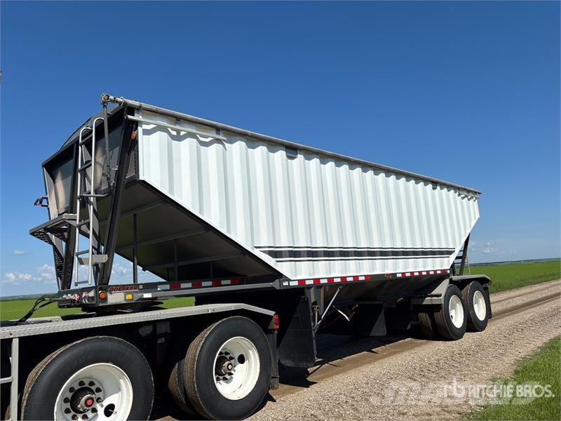 Doepker 29 ft Tri/A Super B-Train Lead Grain Trailer 곡물용 카트