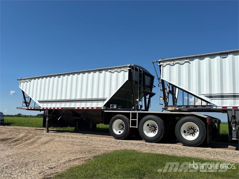 Doepker 29 ft Tri/A Super B-Train Lead Grain Trailer 곡물용 카트