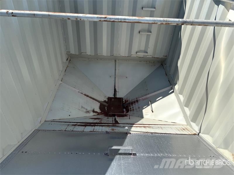 Doepker 29 ft Tri/A Super B-Train Lead Grain Trailer 곡물용 카트