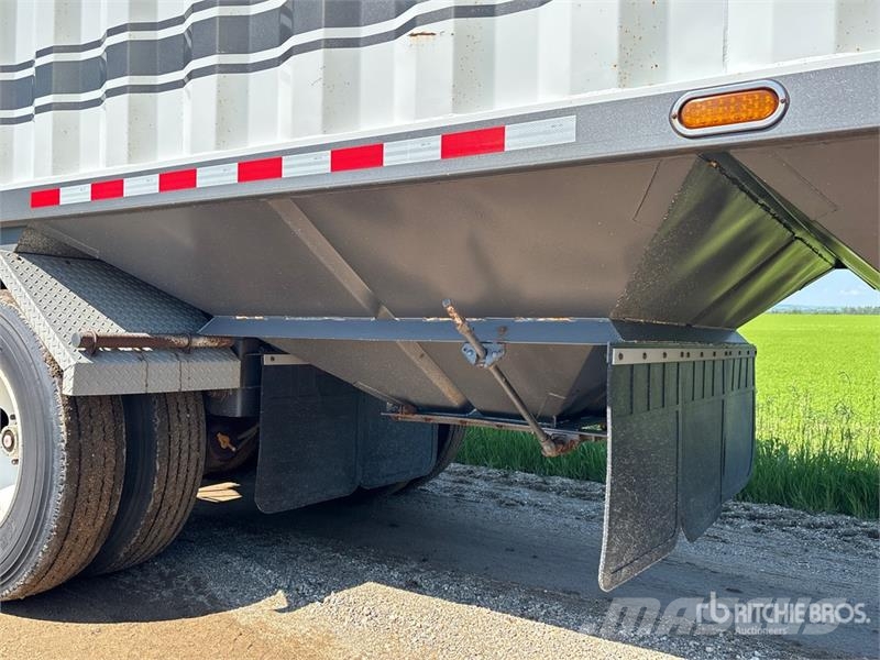 Doepker 29 ft Tri/A Super B-Train Lead Grain Trailer 곡물용 카트