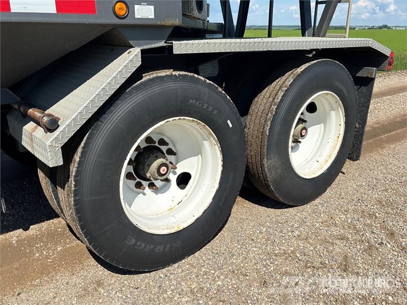 Doepker 29 ft Tri/A Super B-Train Lead Grain Trailer 곡물용 카트