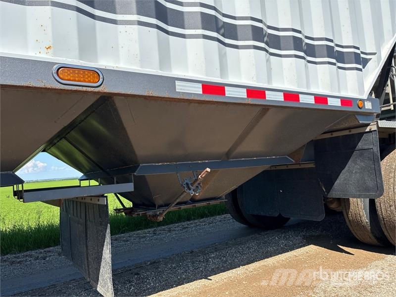 Doepker 29 ft Tri/A Super B-Train Lead Grain Trailer 곡물용 카트