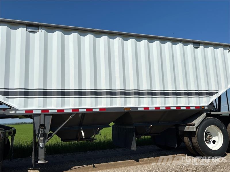 Doepker 29 ft Tri/A Super B-Train Lead Grain Trailer 곡물용 카트