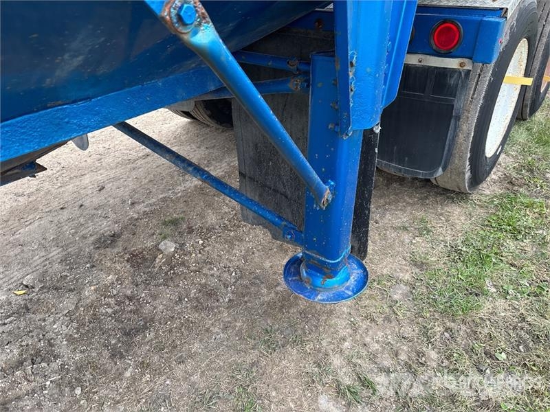 Doepker 30 ft Super B-Train Pup Grain Trailer Viljavankrid