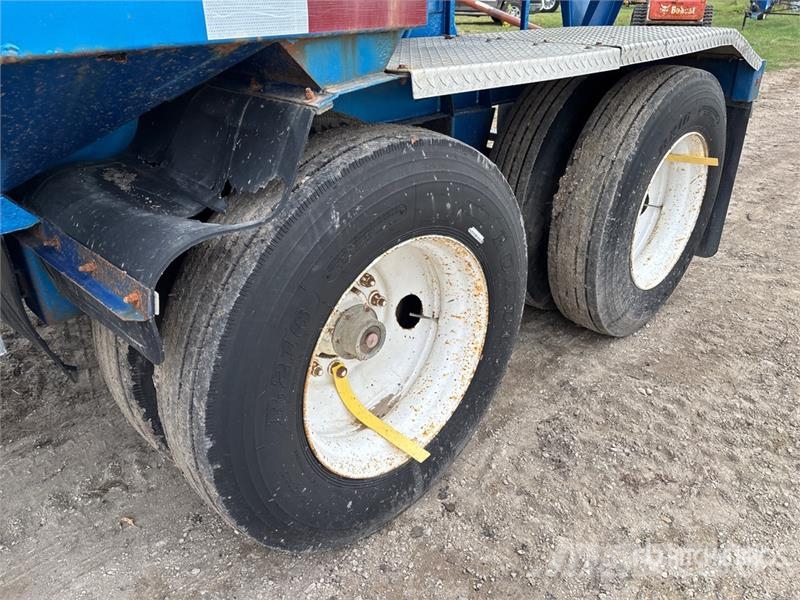 Doepker 30 ft Super B-Train Pup Grain Trailer Viljavankrid