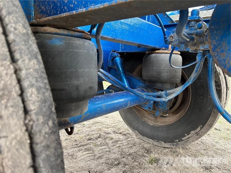 Doepker 30 ft Super B-Train Pup Grain Trailer Viljavankrid