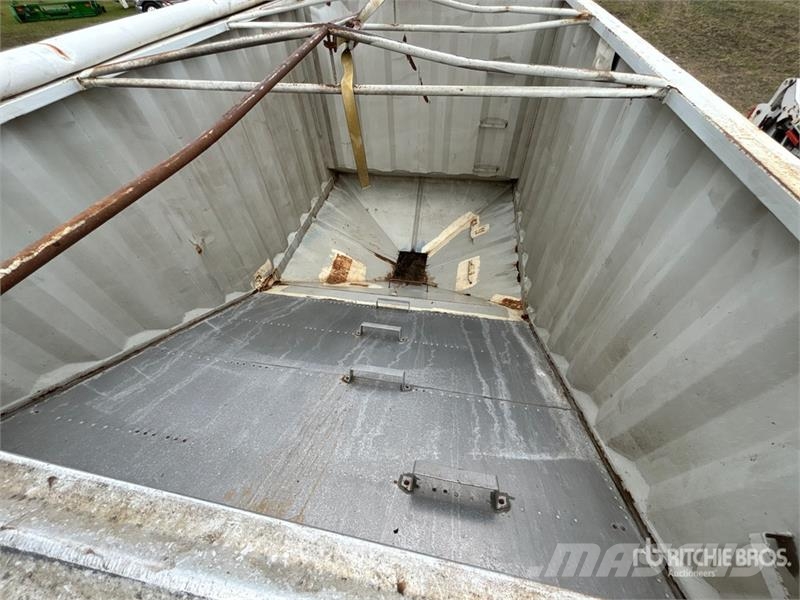 Doepker 30 ft Super B-Train Pup Grain Trailer Obilné návěsy