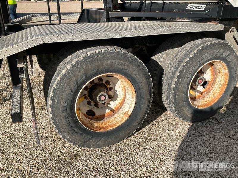 Doepker 30 ft T/A Super B-Train Pup Grain Trailer مقطورة حبوب