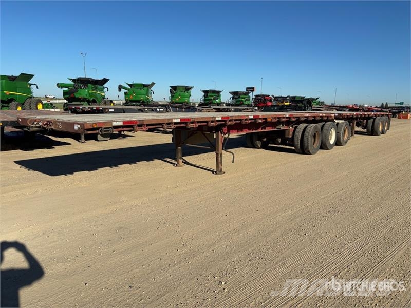 Doepker 32 ft Super B-Train Lead Flatbed Trailer Valníky