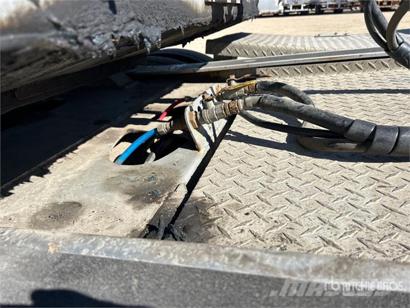 Doepker 32 ft Super B-Train Lead Flatbed Trailer Prikolice platforme/otvoreni sanduk