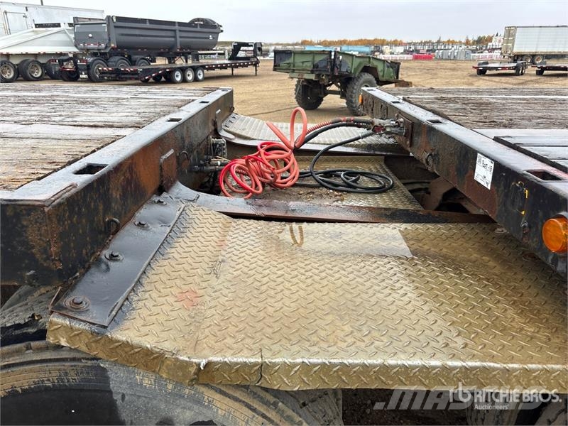 Doepker 32 ft Super B-Train Lead Flatbed Trailer Pick up/Prelata