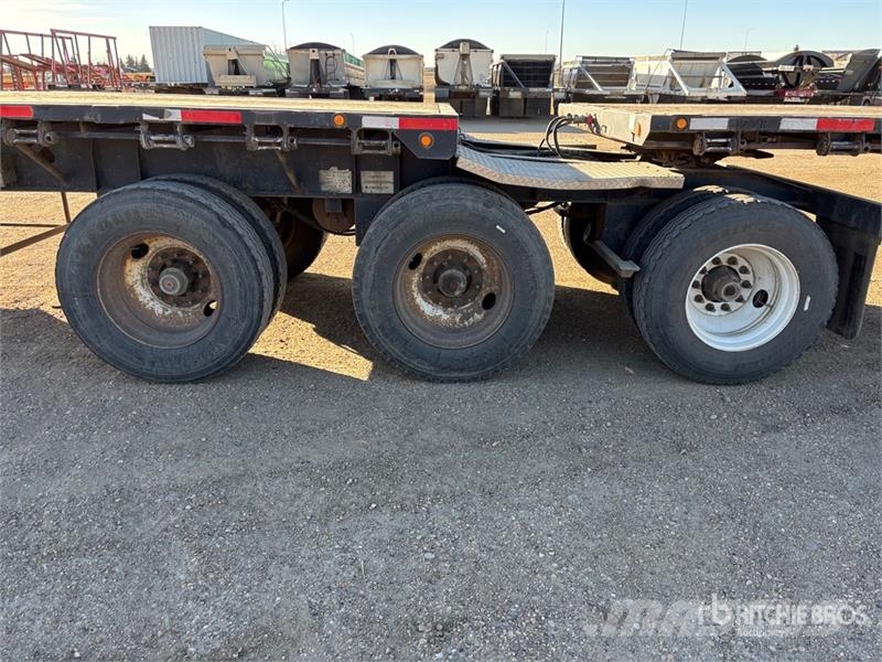 Doepker 32 ft Super B-Train Lead Flatbed Trailer مقطوروات مسطحة/مفصلية الجوانب