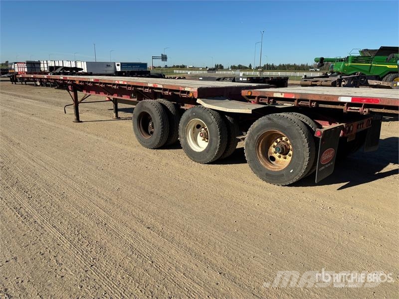 Doepker 32 ft Super B-Train Lead Flatbed Trailer Valníky