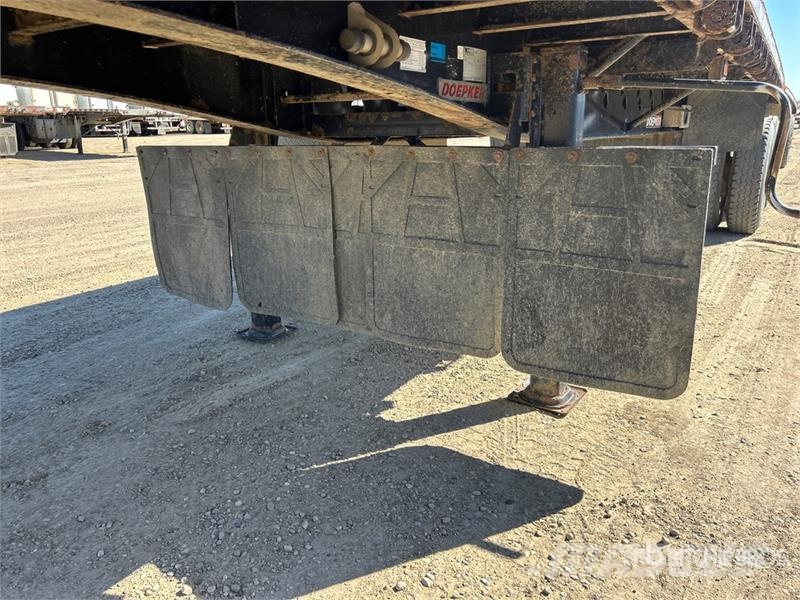 Doepker 32 ft Super B-Train Lead Flatbed Trailer Lavaperävaunut