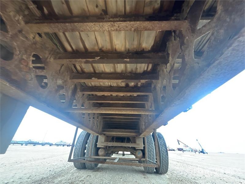 Doepker 32 ft Super B-Train Lead Flatbed Trailer Pick up/Prelata
